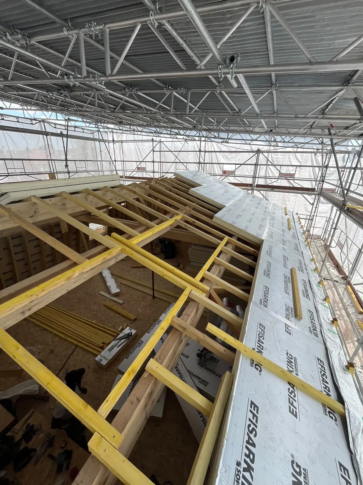 Isolation par l'extérieur et sarking d'une maison — Chantier 2